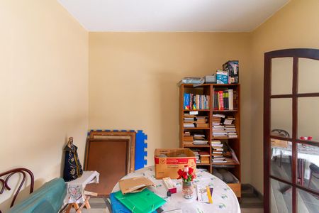 Casa à venda com 120m², 5 quartos e 4 vagas Casa à venda com 120m², 5 quartos e 4 vagasQuarto 3