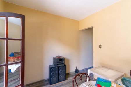 Casa à venda com 120m², 5 quartos e 4 vagas Casa à venda com 120m², 5 quartos e 4 vagasQuarto 3
