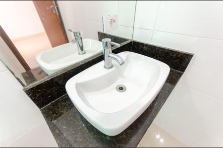 Casa à venda com 165m², 3 quartos e 2 vagas Casa à venda com 165m², 3 quartos e 2 vagasSuíte 1 - Banheiro