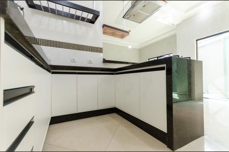 Casa à venda com 165m², 3 quartos e 2 vagas Casa à venda com 165m², 3 quartos e 2 vagasCozinha