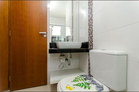Casa à venda com 165m², 3 quartos e 2 vagas Casa à venda com 165m², 3 quartos e 2 vagasSuíte 2 - Banheiro