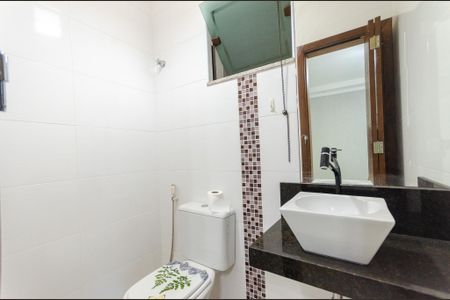Casa à venda com 165m², 3 quartos e 2 vagas Casa à venda com 165m², 3 quartos e 2 vagasLavabo