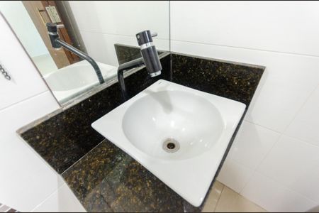 Casa à venda com 165m², 3 quartos e 2 vagas Casa à venda com 165m², 3 quartos e 2 vagasLavabo