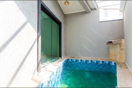 Casa à venda com 165m², 3 quartos e 2 vagas Casa à venda com 165m², 3 quartos e 2 vagasPiscina