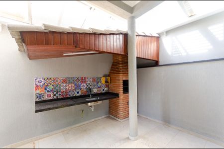 Casa à venda com 165m², 3 quartos e 2 vagas Casa à venda com 165m², 3 quartos e 2 vagasChurrasqueira