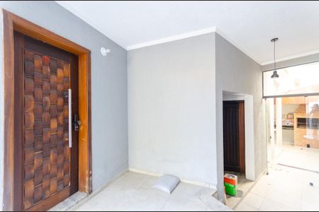 Casa à venda com 165m², 3 quartos e 2 vagas Casa à venda com 165m², 3 quartos e 2 vagasEntrada