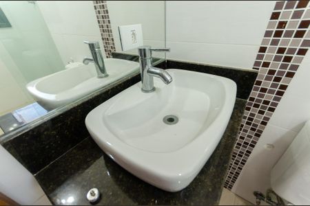Casa à venda com 165m², 3 quartos e 2 vagas Casa à venda com 165m², 3 quartos e 2 vagasSuíte 2 - Banheiro