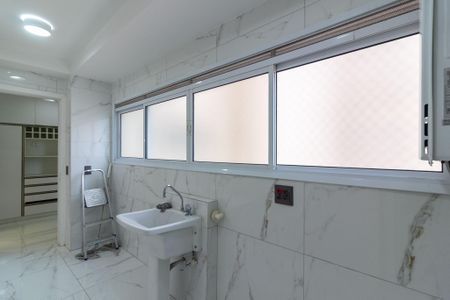 Apartamento para alugar com 133m², 3 quartos e 2 vagas Apartamento para alugar com 133m², 3 quartos e 2 vagasÁrea de Serviço