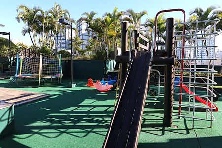 Apartamento à venda com 124m², 3 quartos e 2 vagasÁrea comum - Playground