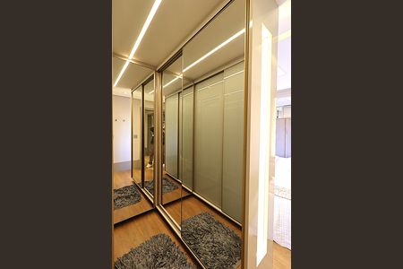 Apartamento à venda com 124m², 3 quartos e 2 vagasCloset da suíte