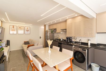 Sala de apartamento à venda com 2 quartos, 55m² em São Pedro, Osasco
