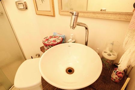 Apartamento à venda com 65m², 2 quartos e sem vagaBanheiro Social