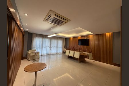 Apartamento à venda com 112m², 3 quartos e 2 vagas Apartamento à venda com 112m², 3 quartos e 2 vagasÁrea comum - Salão de festas