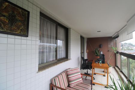 Apartamento à venda com 112m², 3 quartos e 2 vagasSala - Varanda
