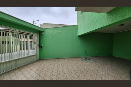 Casa à venda com 151m², 3 quartos e 4 vagas Casa à venda com 151m², 3 quartos e 4 vagasGaragem