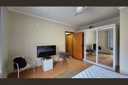Casa à venda com 151m², 3 quartos e 4 vagas Casa à venda com 151m², 3 quartos e 4 vagasSuíte