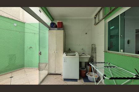 Casa à venda com 151m², 3 quartos e 4 vagas Casa à venda com 151m², 3 quartos e 4 vagasÁrea de serviço