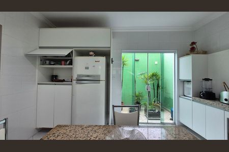 Casa à venda com 151m², 3 quartos e 4 vagas Casa à venda com 151m², 3 quartos e 4 vagasCozinha