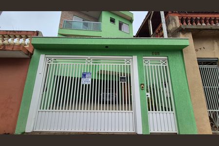 Casa à venda com 151m², 3 quartos e 4 vagas Casa à venda com 151m², 3 quartos e 4 vagasFachada