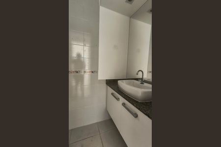 Apartamento à venda com 180m², 3 quartos e 2 vagas Apartamento à venda com 180m², 3 quartos e 2 vagasBanheiro Social