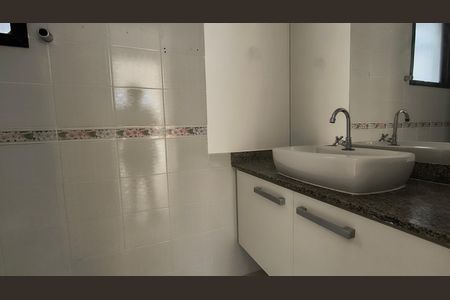 Apartamento à venda com 180m², 3 quartos e 2 vagas Apartamento à venda com 180m², 3 quartos e 2 vagasBanheiro Social