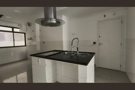 Apartamento à venda com 180m², 3 quartos e 2 vagas Apartamento à venda com 180m², 3 quartos e 2 vagasCozinha e Área de Serviço