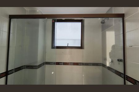 Apartamento à venda com 180m², 3 quartos e 2 vagas Apartamento à venda com 180m², 3 quartos e 2 vagasBanheiro da Suíte