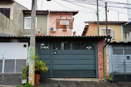 Casa de condomínio à venda com 100m², 3 quartos e 1 vagaFachada
