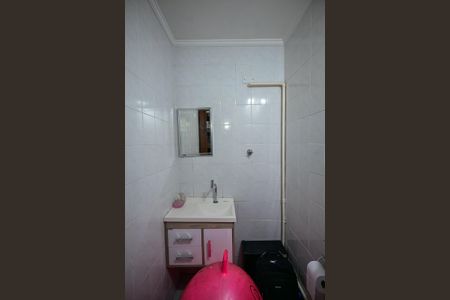 Casa de condomínio à venda com 100m², 3 quartos e 1 vagaBanheiro de Serviço