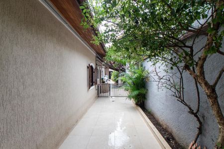Casa à venda com 326m², 2 quartos e 6 vagasQuintal