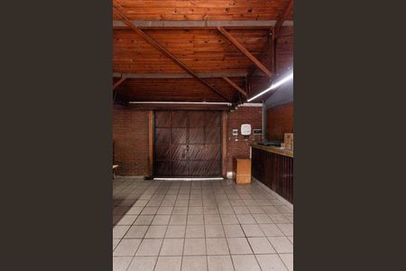 Casa à venda com 326m², 2 quartos e 6 vagasGaragem