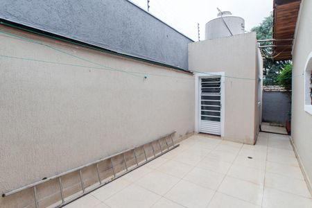 Casa à venda com 326m², 2 quartos e 6 vagasQuintal