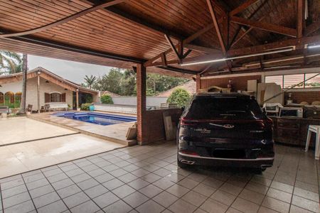 Casa à venda com 326m², 2 quartos e 6 vagasGaragem