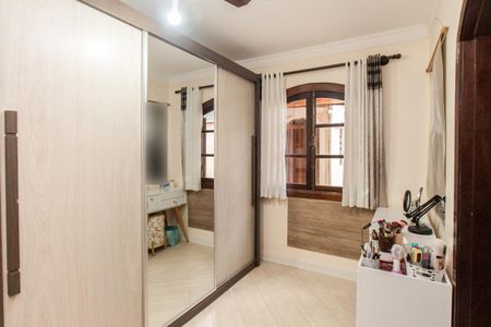 Casa à venda com 326m², 2 quartos e 6 vagasSuíte 1