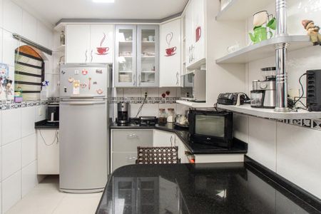 Casa à venda com 326m², 2 quartos e 6 vagasCozinha