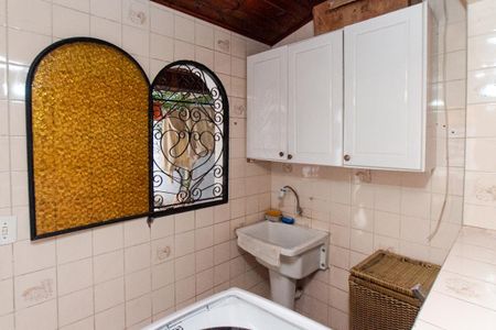 Casa à venda com 326m², 2 quartos e 6 vagasÁrea de Serviço