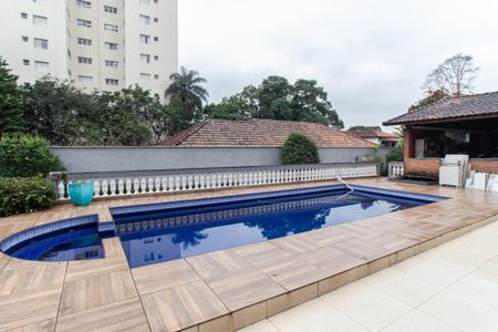 Casa à venda com 326m², 2 quartos e 6 vagasPiscina e Churrasqueira