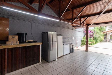 Casa à venda com 326m², 2 quartos e 6 vagasGaragem