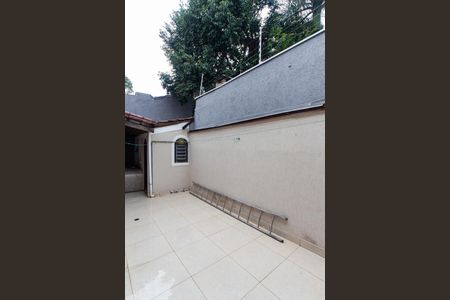 Casa à venda com 326m², 2 quartos e 6 vagasQuintal