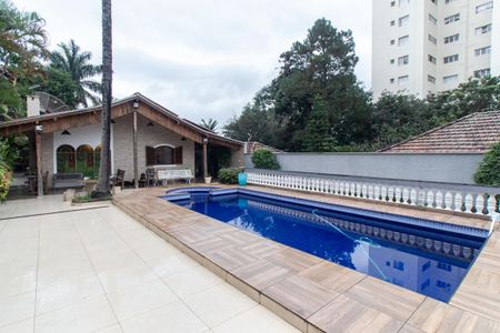 Casa à venda com 326m², 2 quartos e 6 vagasPiscina e Churrasqueira