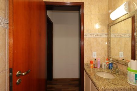Casa para alugar com 205m², 3 quartos e 3 vagasBanheiro Social