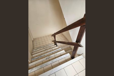 Apartamento para alugar com 49m², 2 quartos e 1 vaga Apartamento para alugar com 49m², 2 quartos e 1 vagaescada