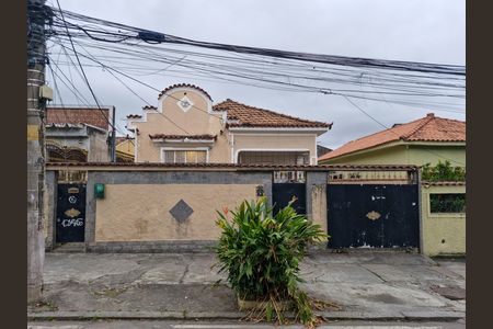 Casa para alugar com 440m², 3 quartos e 1 vaga Casa para alugar com 440m², 3 quartos e 1 vagaFachada