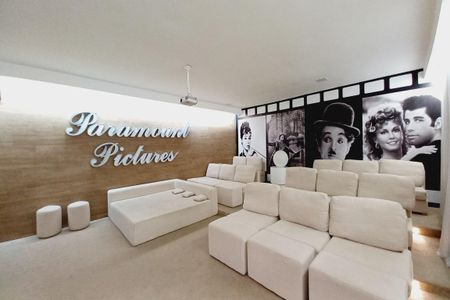 Apartamento à venda com 80m², 3 quartos e 2 vagasÁrea comum - Cinema 