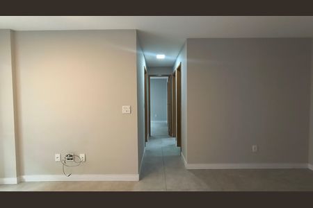 Sala de apartamento para alugar com 3 quartos, 82m² em Recreio dos Bandeirantes, Rio de Janeiro