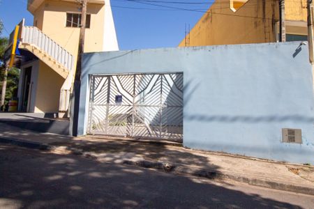 Casa para alugar com 75m², 2 quartos e 3 vagas Casa para alugar com 75m², 2 quartos e 3 vagasFachada