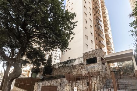 Apartamento à venda com 128m², 3 quartos e 2 vagas Apartamento à venda com 128m², 3 quartos e 2 vagasFachada