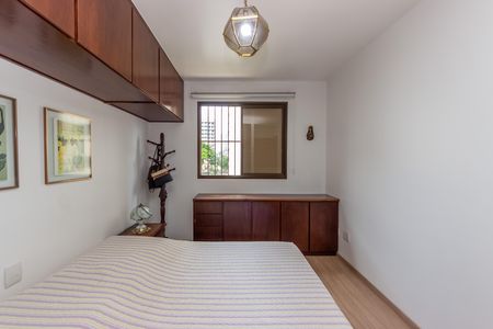 Apartamento à venda com 128m², 3 quartos e 2 vagas Apartamento à venda com 128m², 3 quartos e 2 vagasQuarto