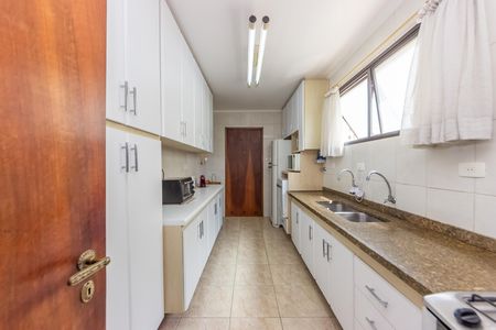 Apartamento à venda com 128m², 3 quartos e 2 vagas Apartamento à venda com 128m², 3 quartos e 2 vagasCozinha