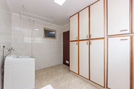 Apartamento à venda com 128m², 3 quartos e 2 vagas Apartamento à venda com 128m², 3 quartos e 2 vagasÁrea de serviço